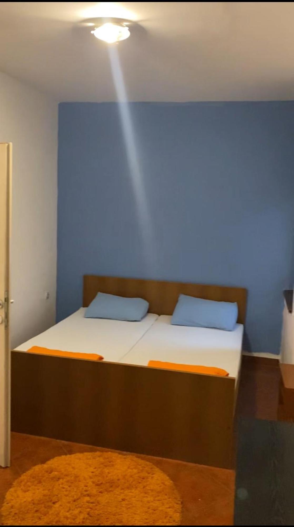 Blue Orange Hostel Skopje Ngoại thất bức ảnh