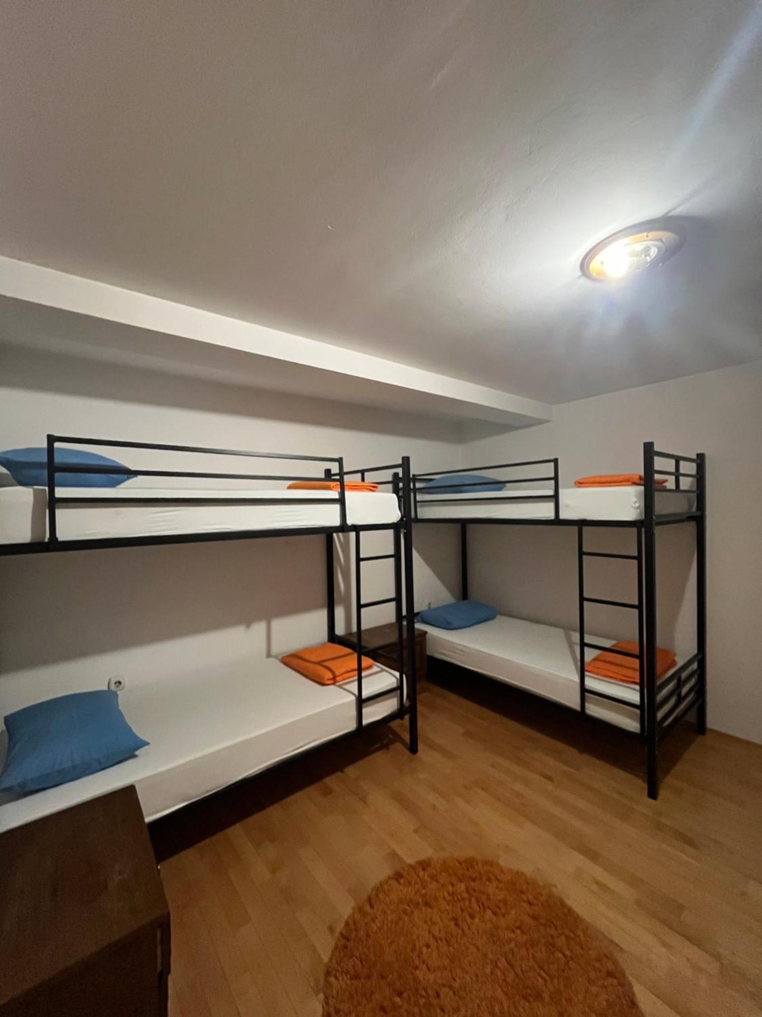 Blue Orange Hostel Skopje Ngoại thất bức ảnh